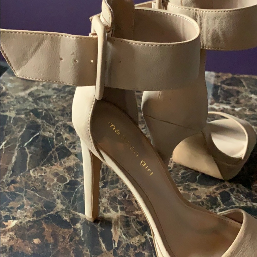 Heels - Picture 4 of 8